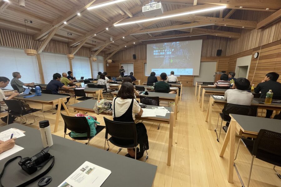 みえ林大の講座の様子